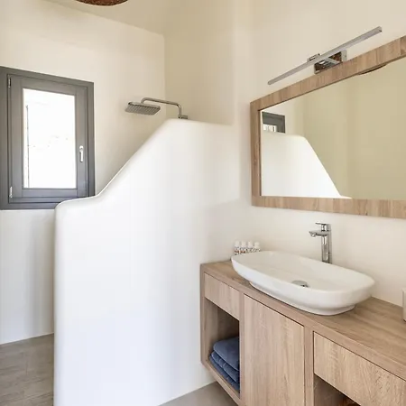 Kephala, Beachfront Luxury With Pool *